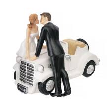 Figurine de mariage Jeunes mariés avec une voiture 18 cm